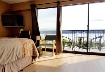 Above Tide Motel has Balcony rooms