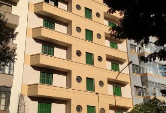 Pax Hotel , pr  ximo da 25 de Mar  o, Br  s, Bom Retiro e Rep  blica allows 18 year olds to book a room