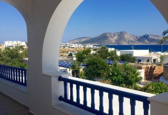 Selini Studios has Balcony rooms