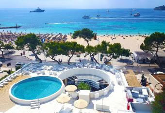 FERGUS Style Palmanova - Adults Only allows 18 year olds to book a room