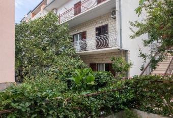 Apartments Zeljko has Balcony rooms