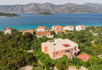 Apartment Slavka has Balcony rooms