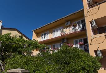 Apartments Gaspar has Balcony rooms