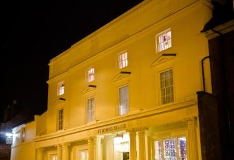 St Johns House Lichfield has Balcony rooms
