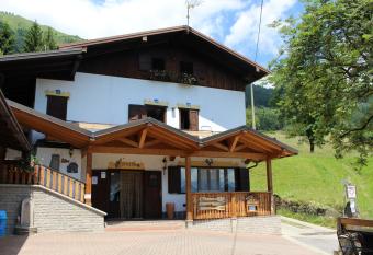 B&B Navertino has Balcony rooms