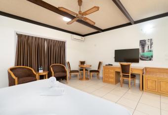 Apollo Motel Biloela allows 18 year olds to book a room