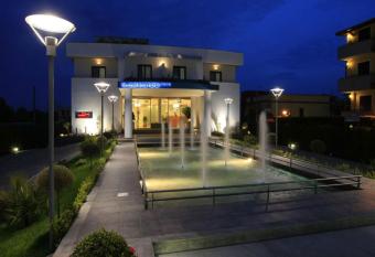 La Costiera Hotel has Balcony rooms