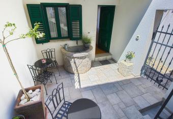 Apartments Ba  ka has Balcony rooms