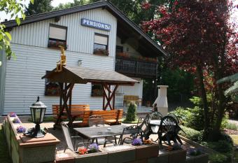 Pension-Eula has Balcony rooms