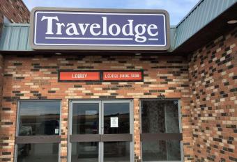 Travelodge by Wyndham Rosetown has Smoking rooms