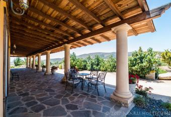 Quinta Estrella allows 18 year olds to book a room