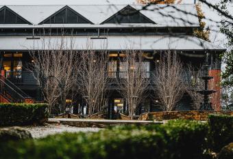 Hotel Bellinzona allows 18 year olds to book a room