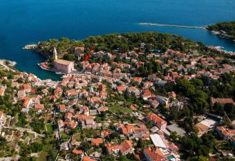 Villa Mozart allows 18 year olds to book a room