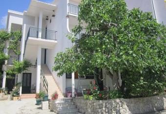 Apartments Andrea has Balcony rooms