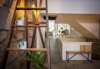 Being Porto Hostel allows 18 year olds to book a room