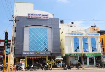 Suvarna Residency has Balcony rooms