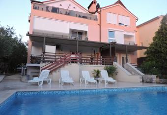 Berat Apartment has Balcony rooms