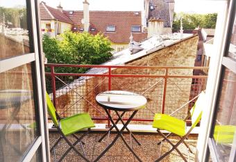 Metz Port Saint Marcel has Balcony rooms