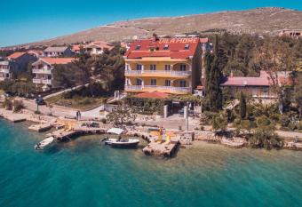 Vila More has Balcony rooms