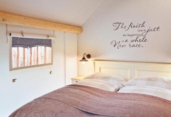 Charming Slovenia - Herbal Glamping Resort Ljubno has rooms with a private hot tub