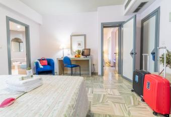 Hotel Abades Manzanil allows 18 year olds to book a room