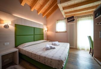 Malga Zebari has Balcony rooms