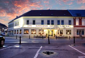 Hotel Europ  ischer Hof allows 18 year olds to book a room