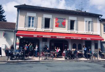 Hotel Du Champ De Foire allows 18 year olds to book a room