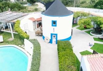 O Moinho da Roca allows 18 year olds to book a room