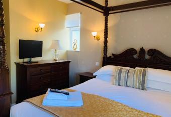 The Ardingly Inn allows 18 year olds to book a room