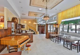 Hotel Quellenhof has Balcony rooms