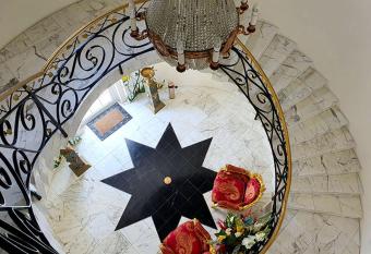 Ocean West Boutique Hotel allows 18 year olds to book a room