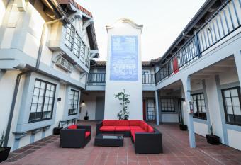 Atterdag Inn allows 18 year olds to book a room