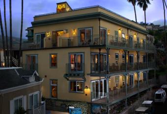The Avalon Hotel In Catalina Island has Balcony rooms