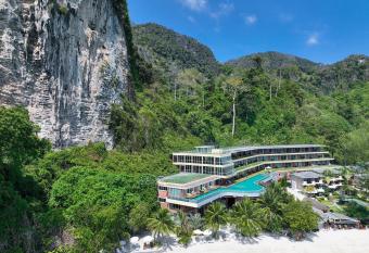Phi Phi Cliff Beach Resort-SHA Plus has Balcony rooms