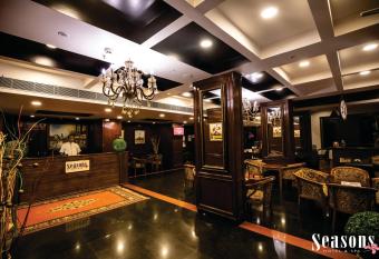 Seasons Hotel & Spa has Balcony rooms