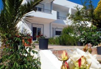 Ktima Villa Galini has Balcony rooms