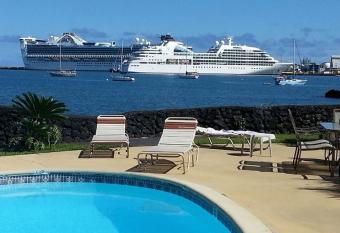 Hilo Reeds Bay Hotel has Balcony rooms