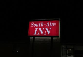 Rodeway Inn Dickson has Smoking rooms