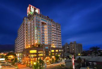 Cheng Pao Hotel has Balcony rooms