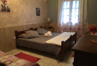 La Caz Oceane allows 18 year olds to book a room