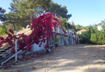 Farmhill has Smoking/Balcony rooms