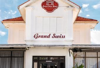 Grand Swiss Hotel allows 18 year olds to book a room