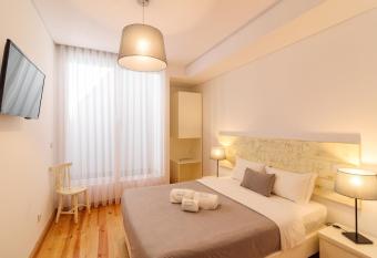 Lindo Vale Guest House has Balcony rooms