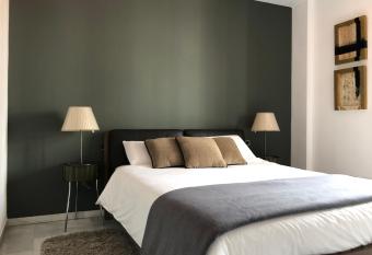 Apartamento Los Olivos Jerez allows 18 year olds to book a room