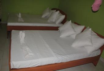 Elephants Fence Guest & Safari Services has Smoking rooms