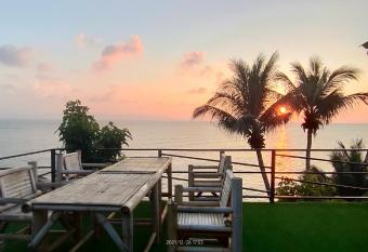 Golden Beach Resort Koh Phangan has Balcony rooms