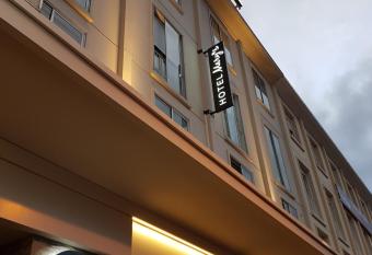 H  tel Mary s - Caen Centre Gare Sncf allows 18 year olds to book a room