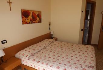 Albergo Dal Baffo allows 18 year olds to book a room