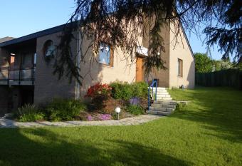 Aux Cosmos has Balcony rooms